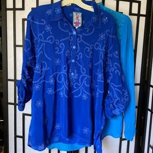 JOHNNY WAS Eyelet 1/2-Button Blouse $65.00 Size S